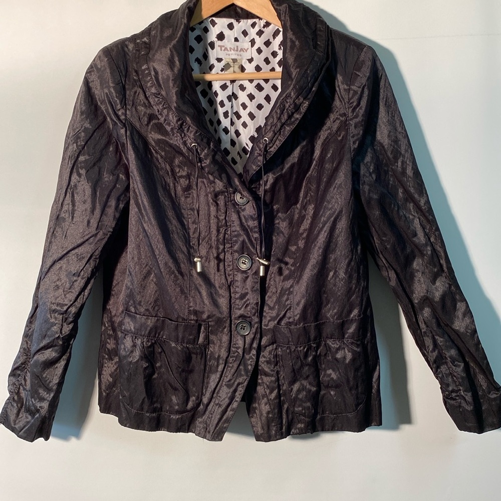 Tanjay - shiny crinkle jacket. Size 10p